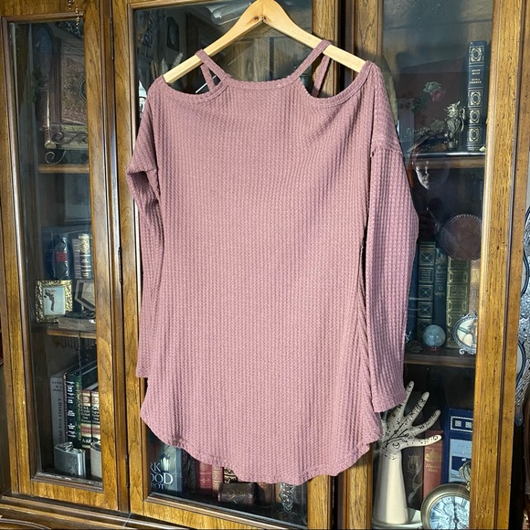 Yoins open shoulder light knit top. Size M. - Picture 2 of 6